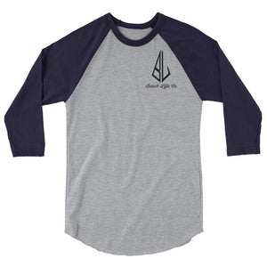 3/4 sleeve raglan shirt