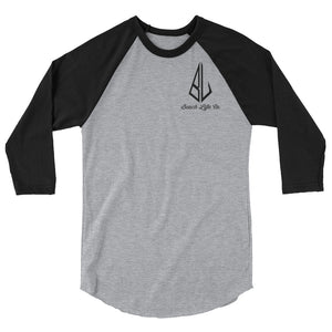 3/4 sleeve raglan shirt